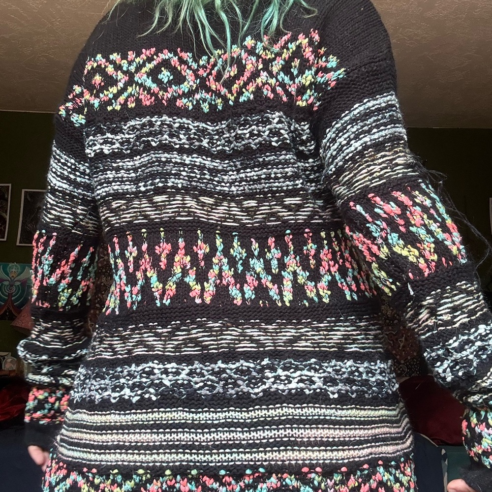 Colorful Patterned Women's Sweater - Picture 3 of 3